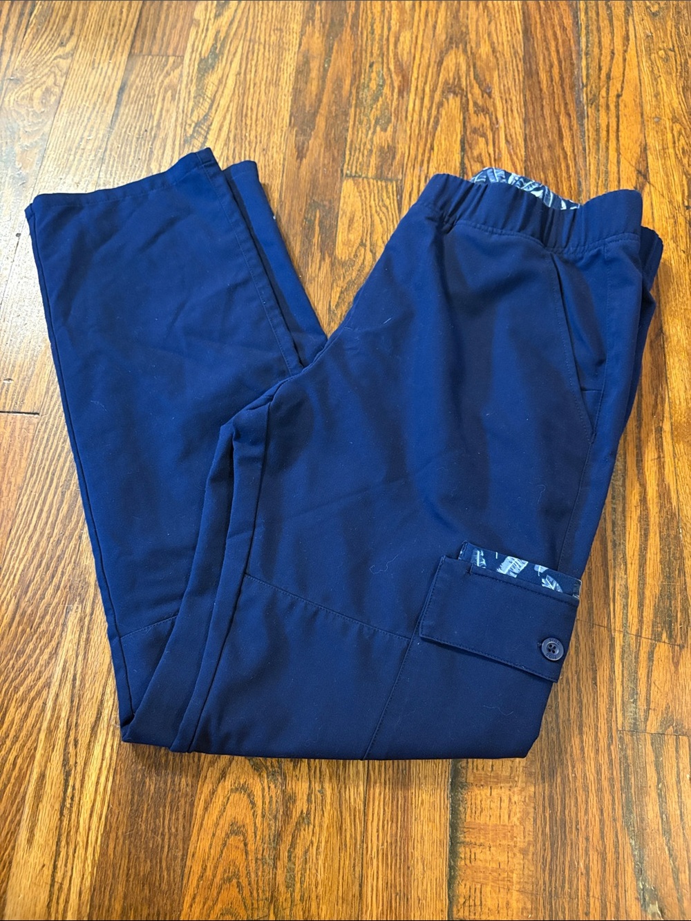 🎉Figs Women's Navy Blue Straight Leg Scrub Pants with Floral Pockets!